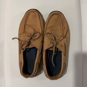 Big Kids Sperry boat shoes 4.5